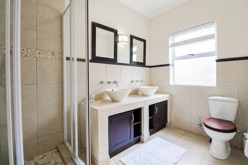 To Let 4 Bedroom Property for Rent in Pinnacle Point Golf Estate Western Cape